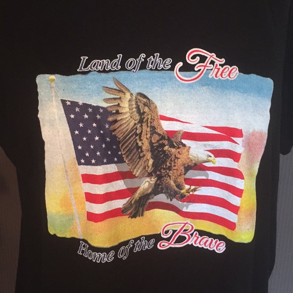 Black T-shirt size large eagle and flag on front - Picture 2 of 5